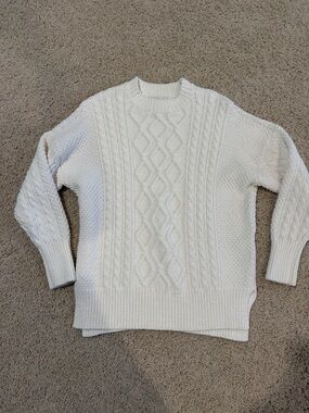 Abercrombie & Fitch Ivory Cable Knit Crew Sweater